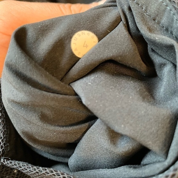 𝅺lululemon Athletica Mesh Jogger Pants - Black - Size 4 - Picture 11 of 16